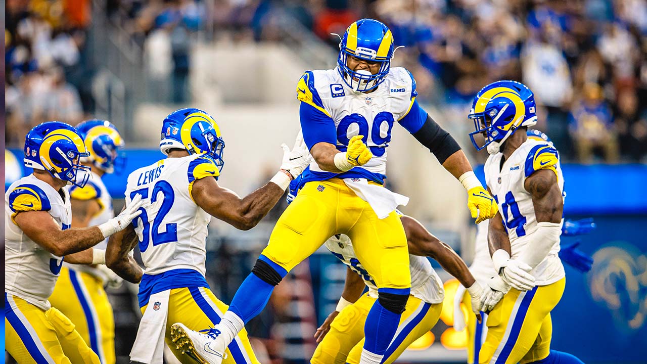 Fans descend on Main Street to see champion Los Angeles Rams in Super Bowl  parade at Disneyland